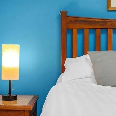 Modern 2 Bedroom In Centre شقة