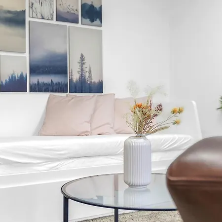 Modern 2 Bedroom In Centre