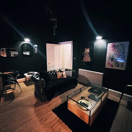 Designer Flat By Castle דירה