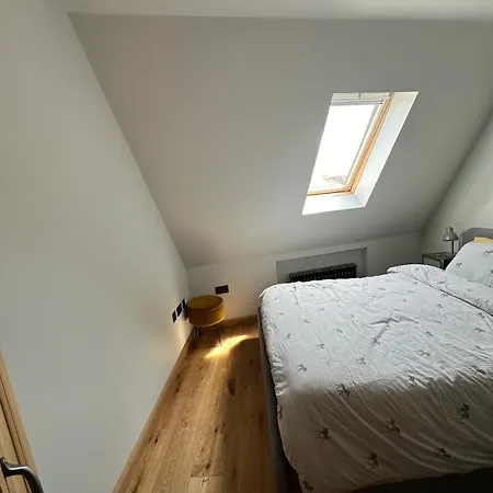 The Eyrie 2 Bedroom In Leith