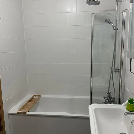 The Eyrie 2 Bedroom In Leith Appartamento *