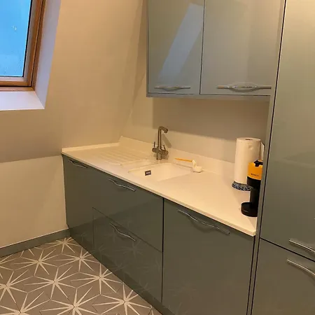 The Eyrie 2 Bedroom In Leith Edimburgo