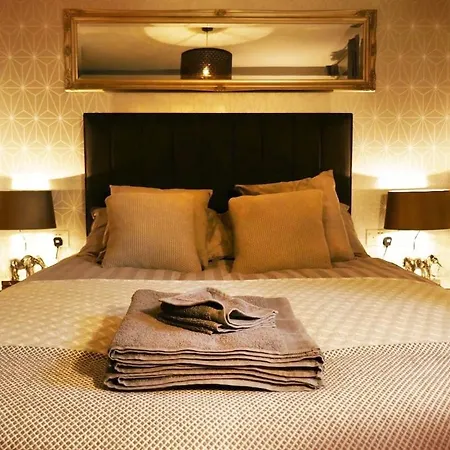 Modern Chic Apartment, Lift Access & Free Parking * Эдинбург