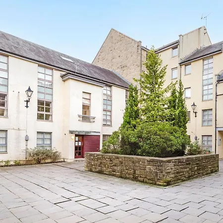 Joivy Stylish 3 Bed, 3 Bath Flat With Balcony In Old Town Édimbourg