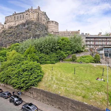 Castle View In The Heart Of Historic Old Town Apartment