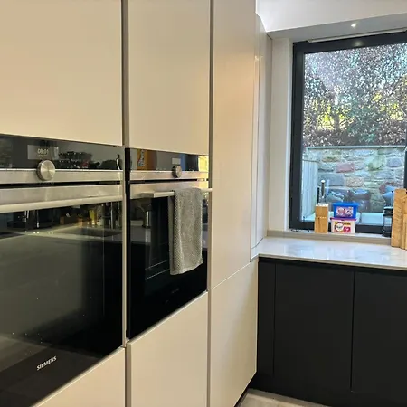 Βίλα Breathtaking 5 Bedroom Townhouse In Murrayfield Location, Free Parking