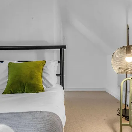 Lejlighed Super Spacious 4 Bed, Sleeps 6