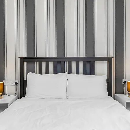 Comfy Place Off Royal Mile, With Parking * Edinburg