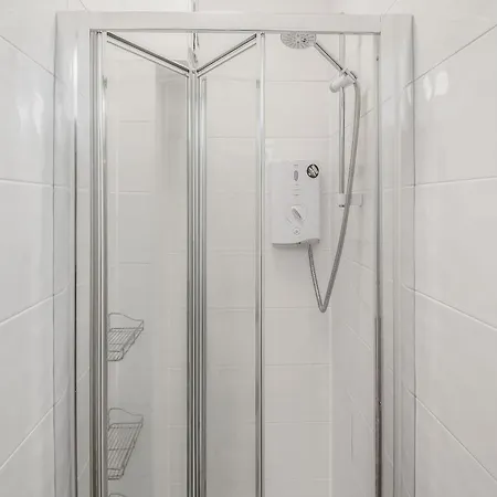 Cosy From Near Holyrood Palace