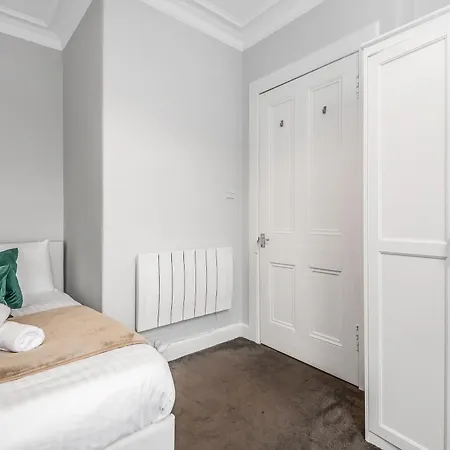 Cosy From Near Holyrood Palace شقة *