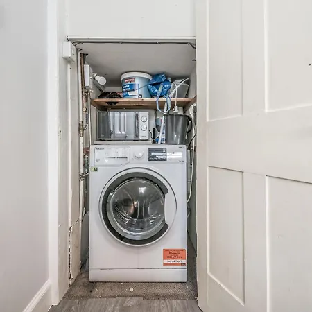 Cosy From Near Holyrood Palace شقة