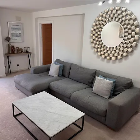 3 Bedroom Tranquil Ground Floor Flat In Merchiston * Edinburgh