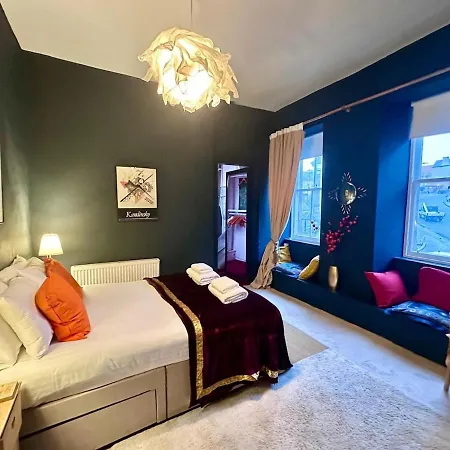 Unique Cozy Nest For 2, Old Town * Edimburgo