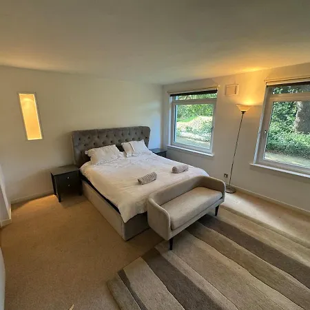 3 Bedroom Tranquil Ground Floor Flat In Merchiston