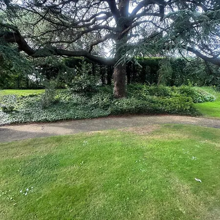 Apartment 3 Bedroom Tranquil Ground Floor Flat In Merchiston *