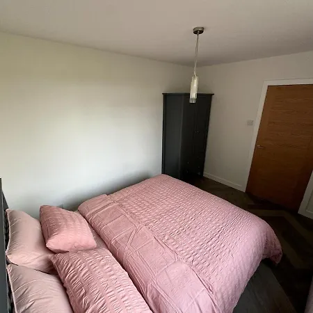 Apartment 3 Bedroom Tranquil Ground Floor Flat In Merchiston Edinburgh