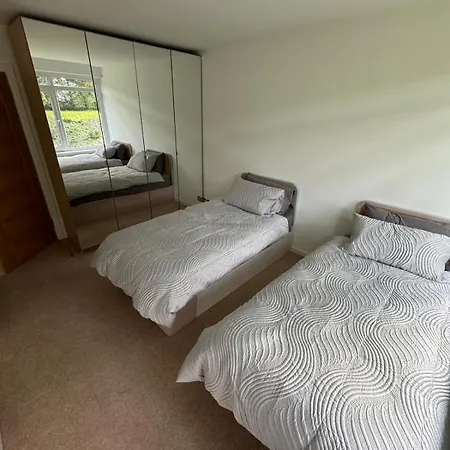 3 Bedroom Tranquil Ground Floor Flat In Merchiston Apartment *