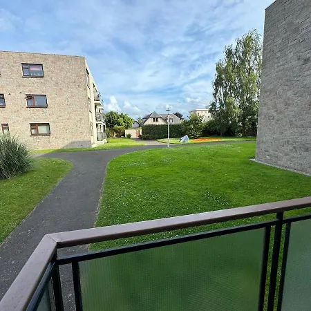 Apartment 3 Bedroom Tranquil Ground Floor Flat In Merchiston