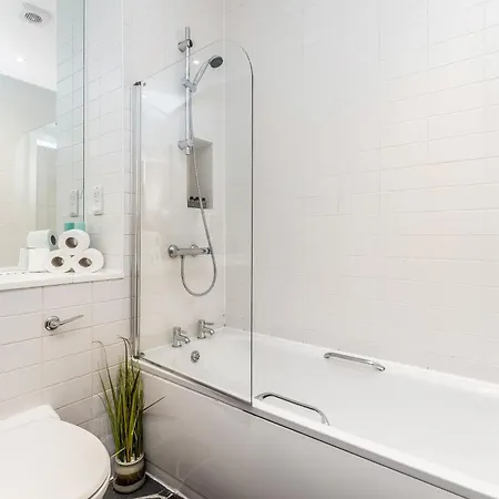 Beautiful Designer 2 Bed 2 Bath Old Town - Parking Διαμέρισμα