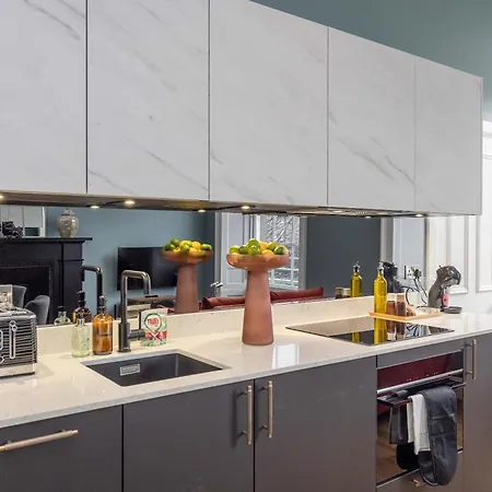 Dragon Luxury Serviced At Albyn Place Apartment *