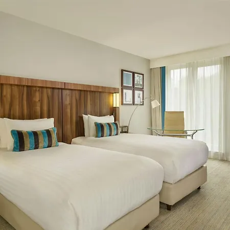 מלון Courtyard By Marriott