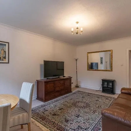 In Excellent Centre Location إدنبرة