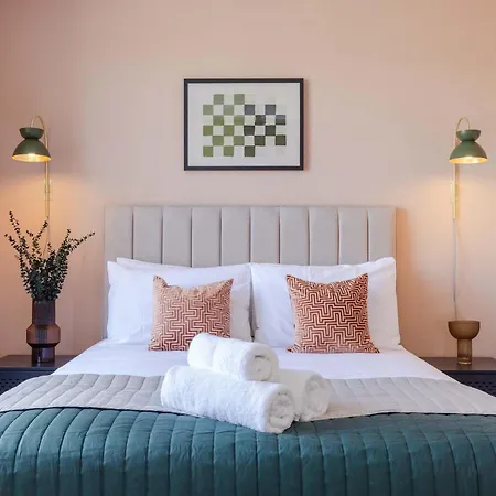 Apartment Dragon Luxury Serviced At Albyn Place Edinburgh