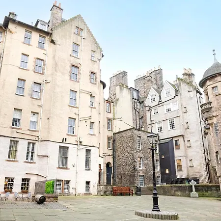 Daire Joivy Classy Near Castle Edinburgh