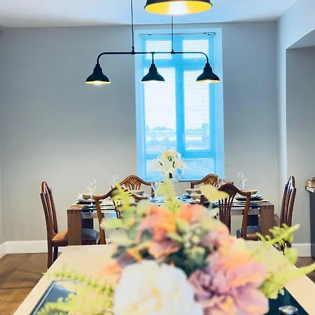 From - Iona - Private Members Club Accommodatie bij particulieren *