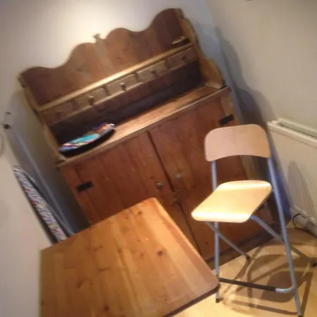 2 Bd Gdn Flat, St Leonards Edinburgh