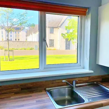 Newbuild - 3 Bedrooms, 2 Baths,5 Mins From Airport