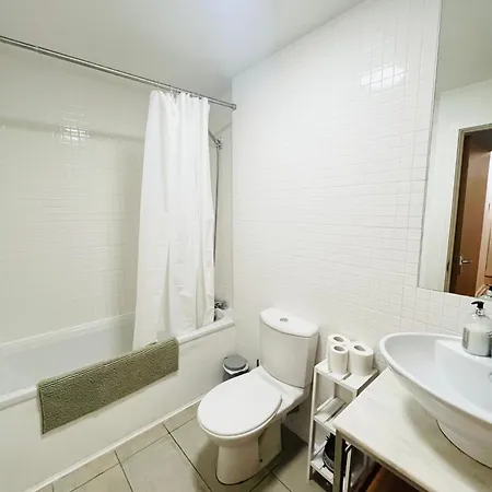 Modern Spacious Retreat Full Fibre Wi-fi & Free Parking Edinburgh