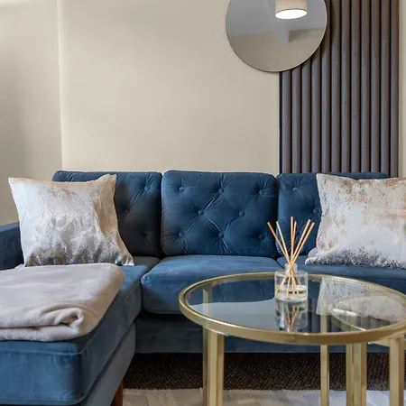 2 Bedroom In With 2 Free Parking Spaces Apartmán *