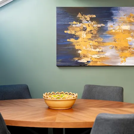 Dragon Luxury At 8 Albyn Place * Edinburgh