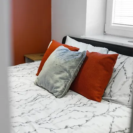 Slateford 2 Bedroom - *