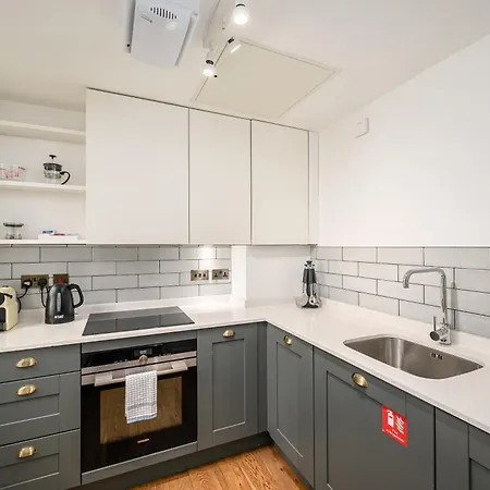 Apartment Destiny Scotland - Distillers House Edinburgh