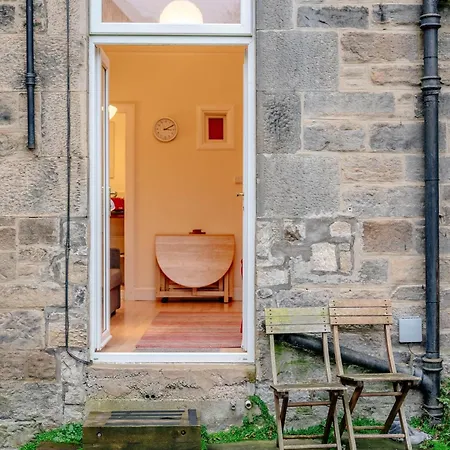 Apartment Delightful Ground Floor Newington Flat