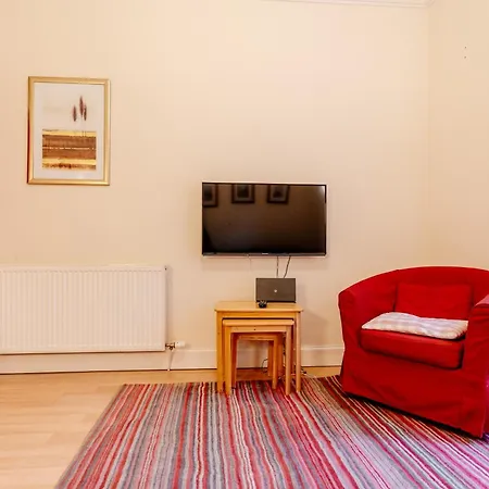 Delightful Ground Floor Newington Flat