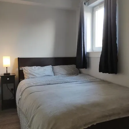 Flat With Double Sized Bed * 에든버러