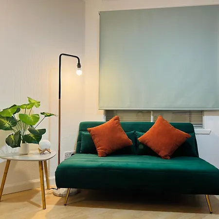 Near Castle With Free Private Parking Apartment Edinburgh