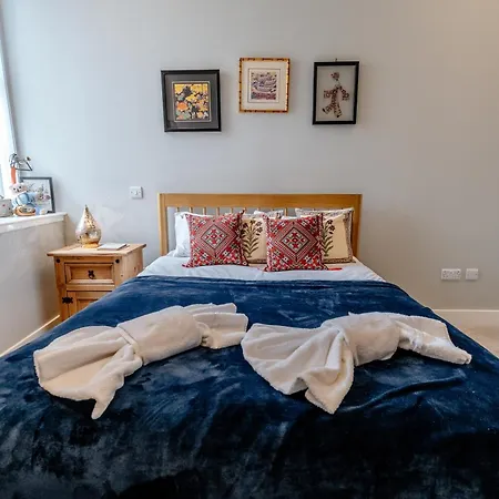 Unique Two Bed In Apartamento Edimburgo
