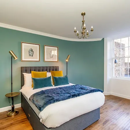 Dragon Luxury At 8 Albyn Place Edimburgo