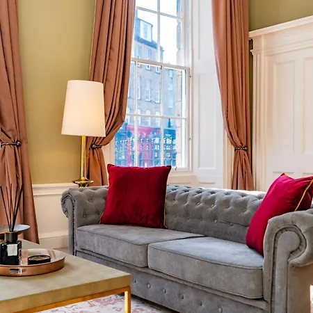 Apartment Dragon Luxury At 8 Albyn Place