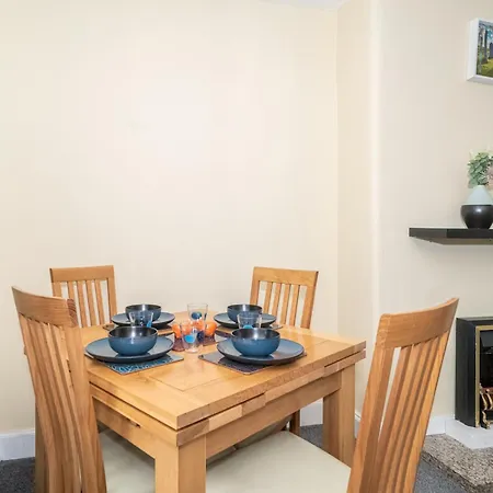 Charming Family House In Rosewell - Pass The Keys *