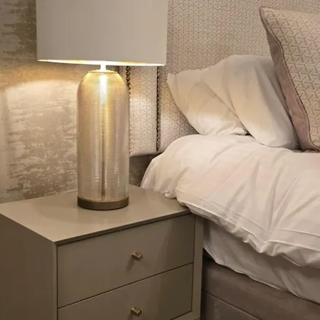 2 Bedroom Sofa Bed In Livingroom Castle View 1st Floor Sleeps 6 Apartamento *