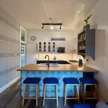 Trendy Historic Flat In *
