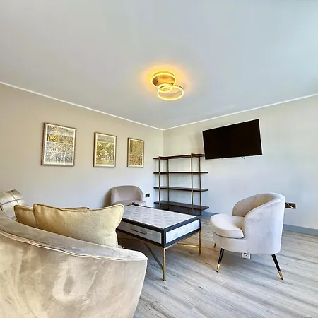 Holyrood Hidden Gem *