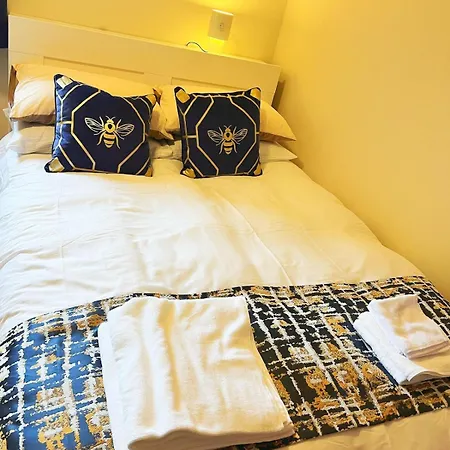 Luxury At Apartment *