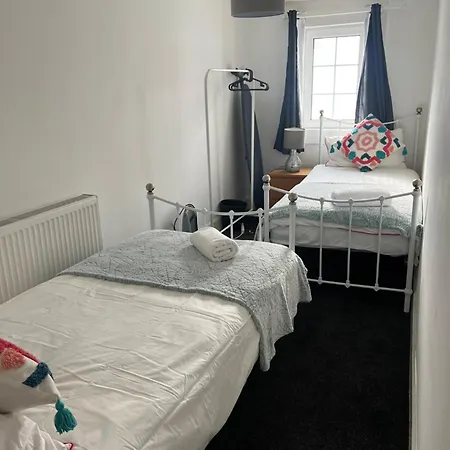 Gogarstone Apartment