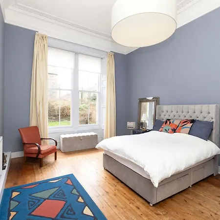 Joivy Spacious 2-bedroom Ground Floor Flat